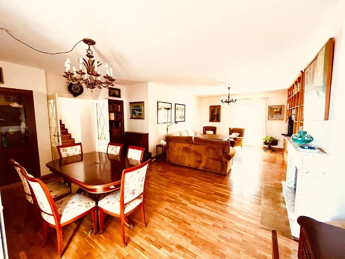 Villa Mercedes Granada 0*,
