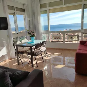 https://apartamento-en-torremolinos-la-carihuela.es-andalucia.com